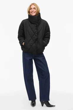 Abrigo acolchado cuello chimenea