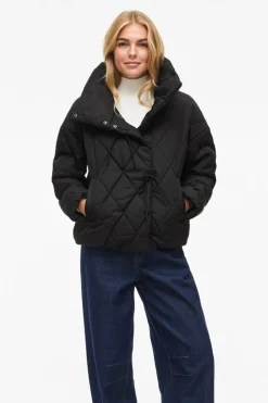 Abrigo acolchado cuello chimenea