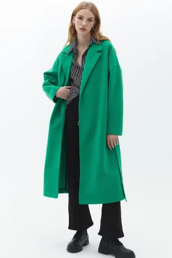 Abrigo con cintur&oacute;n