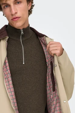 Abrigo con cuello pana