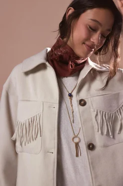 Abrigo corto con flecos