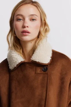 Abrigo cuello borreguito