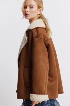 Abrigo cuello borreguito