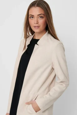 Abrigo de ante estilo levita