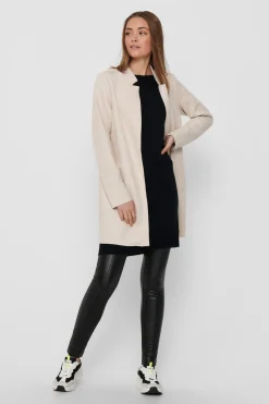 Abrigo de ante estilo levita