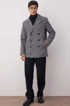 Abrigo de corte regular