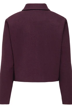 Abrigo de pa&ntilde;o corto