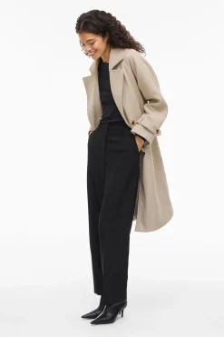 Abrigo de pa&ntilde;o largo anudado