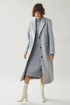 Abrigo largo de paño con solapas
