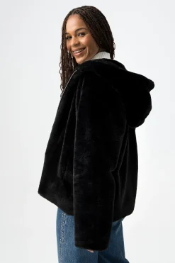 Abrigo Relaxed de Pelo Sint&eacute;tico