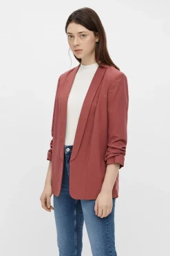 Americana manga 3/4 con detalle solapa y manga fruncida. Sin botones.