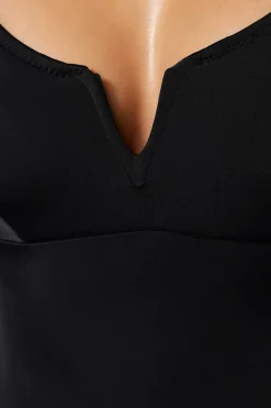 Ba&ntilde;ador cl&aacute;sico escote en V