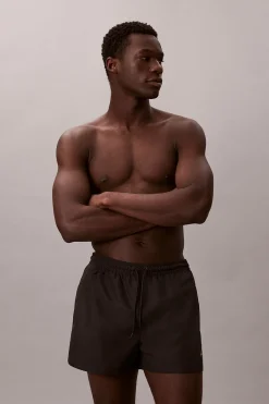 Ba&ntilde;ador corto cord&oacute;n logo