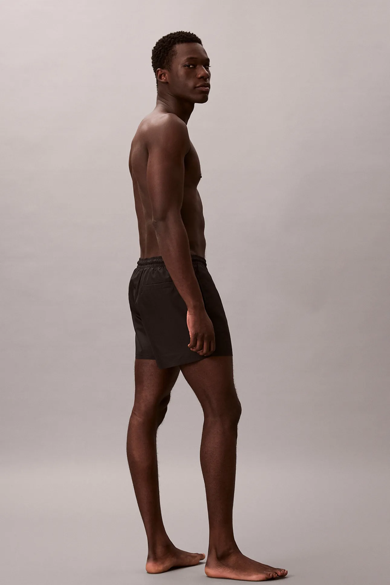 Ba&ntilde;ador corto cord&oacute;n logo