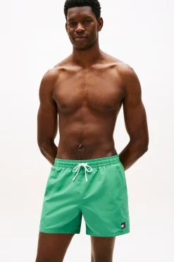 Ba&ntilde;ador hombre con bandera bordada