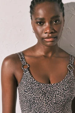 Ba&ntilde;ador moldeador animal print