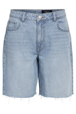 Bermuda vaquera con detalle de rotos