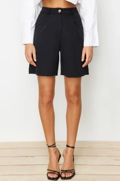 Bermudas con botones