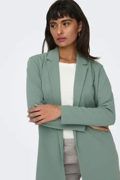 Blazer fluida con manga larga