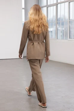 Blazer oversize anudada