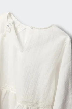 Blusa blanca bordados ni&ntilde;a