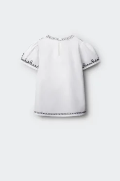 Blusa blanca bordados ni&ntilde;a
