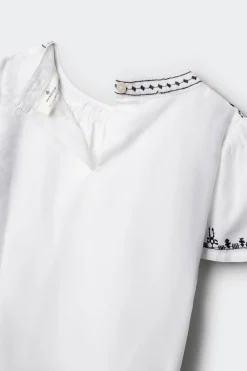 Blusa blanca bordados ni&ntilde;a