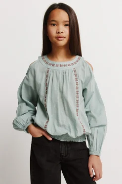 Blusa hombros cut out ni&ntilde;a