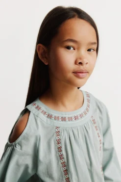 Blusa hombros cut out ni&ntilde;a