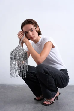 Bolso de fiesta con abalorios.