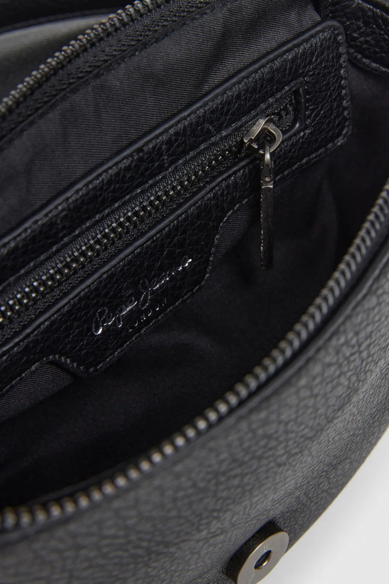 Bolso Efecto Piel Con Solapa