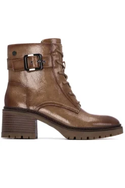 Bot&iacute;n charol con cordones