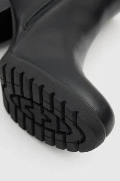 Botines altos con hebillas