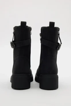 Botines con cordones y cremallera