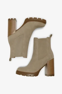 Botines de tac&oacute;n tipo chelsea