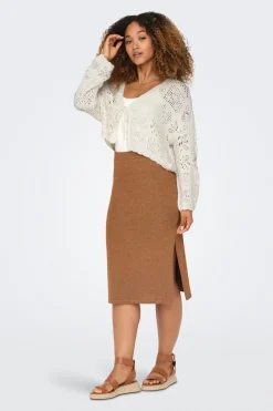 C&aacute;rdigan corto de crochet troquelado