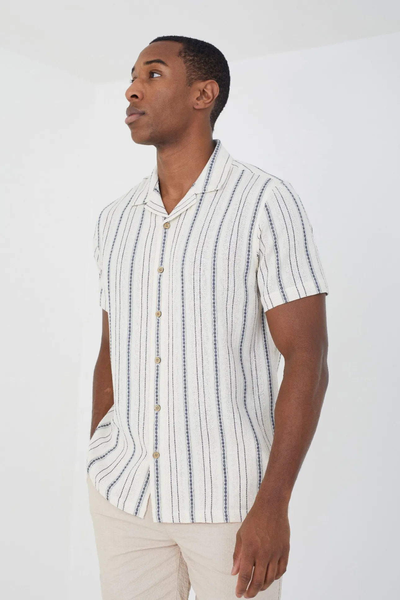 Camisa a rayas manga corta