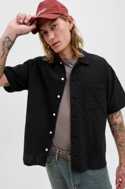 Camisa de hombre de manga corta con textura