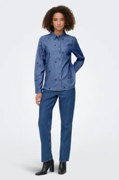 Camisa vaquera bordada