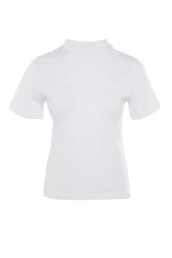 Camiseta b&aacute;sica corte regular manga corta