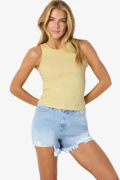 Camiseta b&aacute;sica estilo nadadora