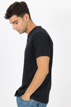 Camiseta B&aacute;sica Flam&eacute; con Bolsillo