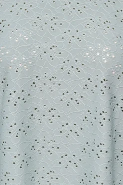 Camiseta con calados