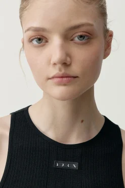 Camiseta deportiva Nora negro