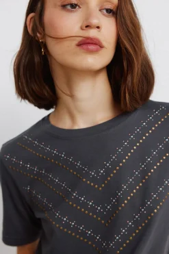 Camiseta manga corta tachas