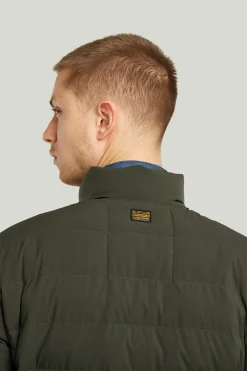 Cazadora acolchada y cierre de cremallera