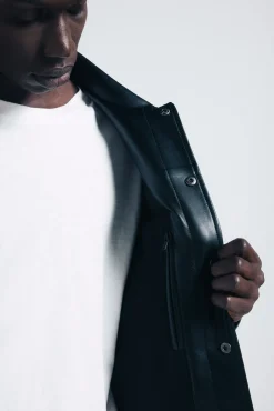 Cazadora efecto piel