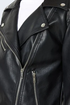 Cazadora estilo biker.