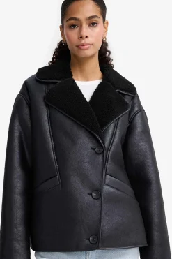 Cazadora forro efecto pelo