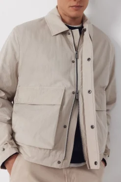 Cazadora t&eacute;cnica ligera